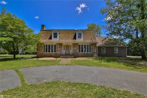 3638 Grant St, Slatington, PA 18080