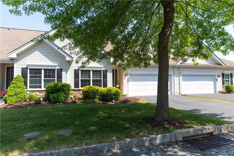 21 Moor Dr, Palmer Township, PA 18045