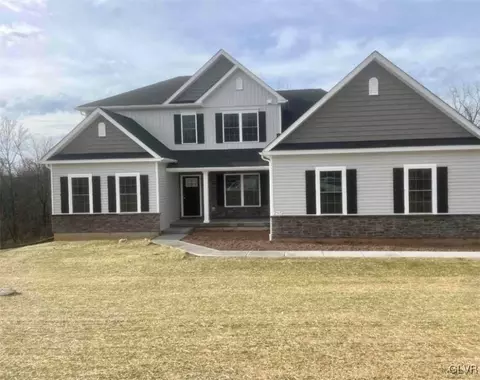 2515 Stonewall Dr #68, Center Valley, PA 18034