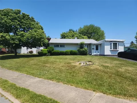 1211 Hampshire Dr, Fullerton, PA 18052