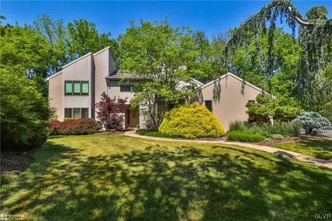 4073 Fawn Trl, Allentown, PA 18104