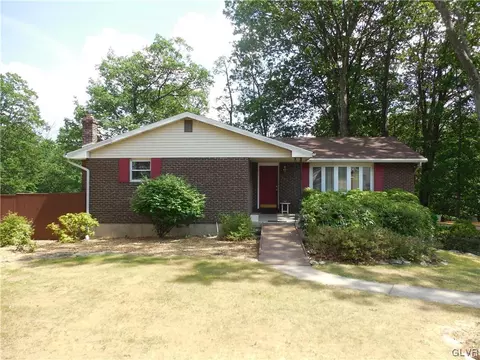 808 E Mountain Ave, Pen Argyl, PA 18072