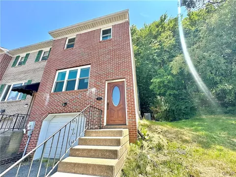 2910 Rhonda Ln, Allentown, PA 18103