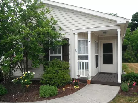 39 Abbey Rd, Forks Twp, PA 18040