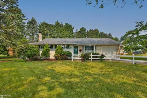 2206 Aster Rd, Bethlehem, PA 18018