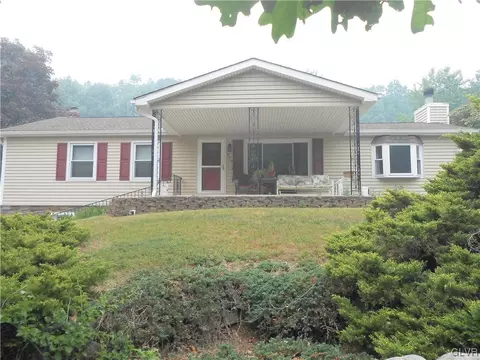 375 Evergreen Dr, Lehighton, PA 18235