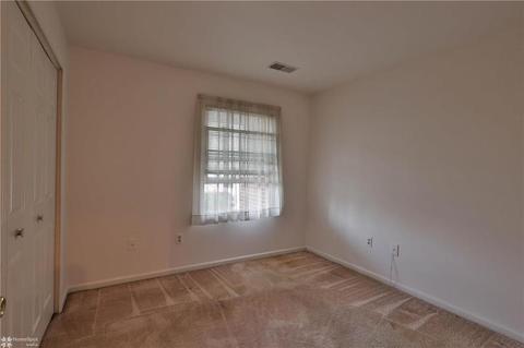 4913 Cheryl Dr, Bethlehem, PA 18017 | 19 Photos - Movoto