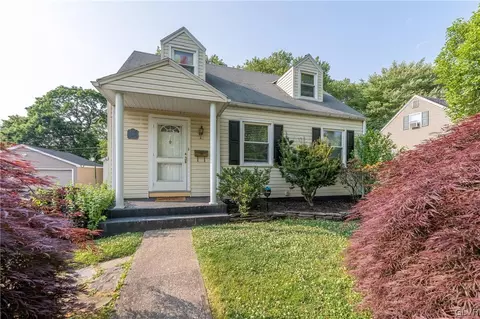 745 Magnolia Rd, Hellertown, PA 18055
