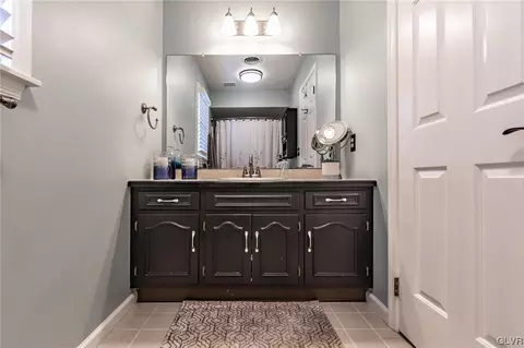 522 Easter Ter, Bath, PA 18014 photo 18