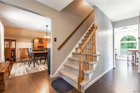 522 Easter Ter, Bath, PA 18014 photo 3