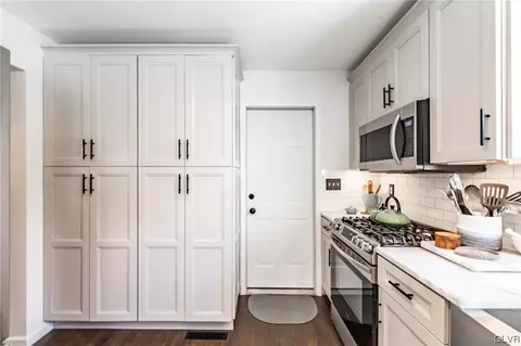 522 Easter Ter, Bath, PA 18014 photo 7
