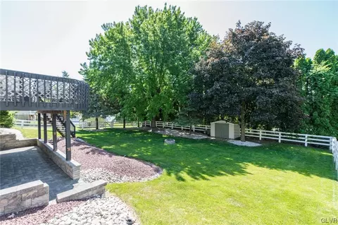 522 Easter Ter, Bath, PA 18014 photo 23