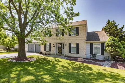 522 Easter Ter, Bath, PA 18014 photo 2