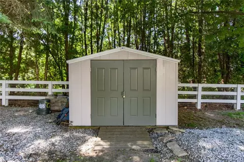 522 Easter Ter, Bath, PA 18014 photo 24