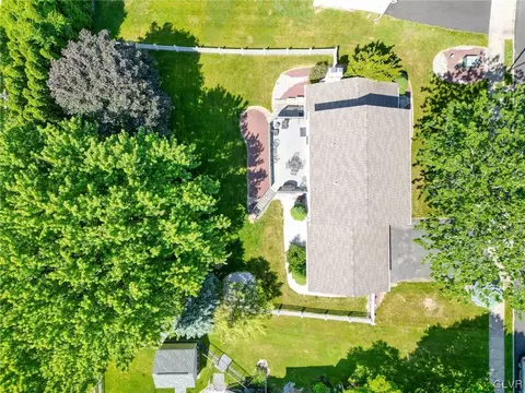 522 Easter Ter, Bath, PA 18014 photo 27