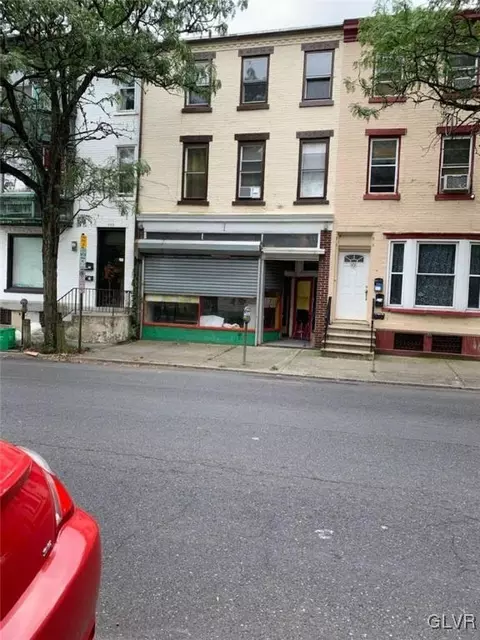 906 Walnut St, Allentown, PA 18102