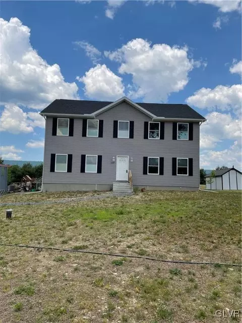 3219 E Grant St, Slatington, PA 18080
