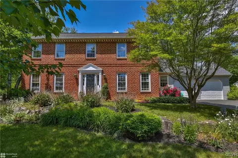 4921 Briarwood Dr, Macungie, PA 18062