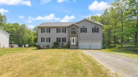 152 Granite Rd, Long Pond, PA 18334