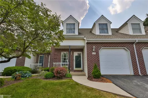 4302 Laurel Ct, Bethlehem, PA 18020