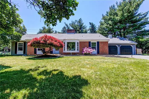 2843 Edgemont Dr, Allentown, PA 18103