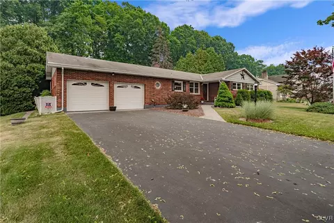 3620 Browning Ln, Bethlehem, PA 18017