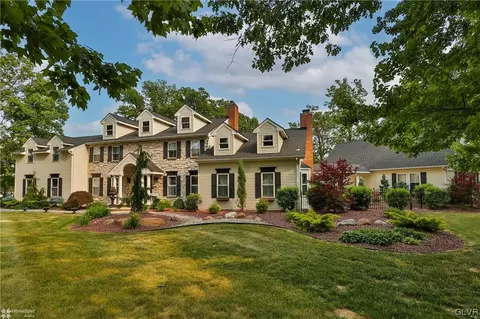 3633 E View Dr, Orefield, PA 18069