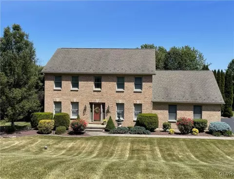429 Schoeneck Ave, Nazareth, PA 18064