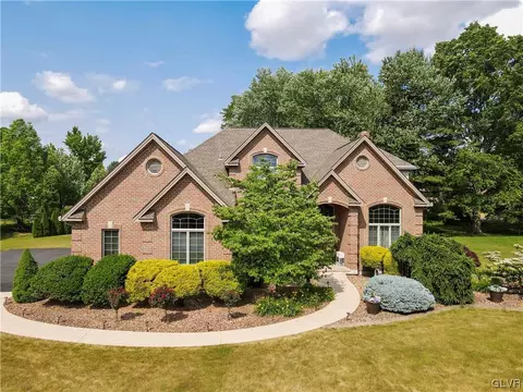 4468 Sarah Marie Ct, Nazareth, PA 18064