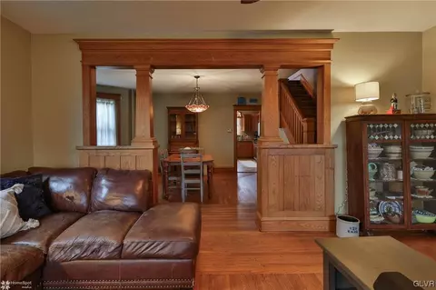 112 E High St, Hellertown, PA 18055 photo 6