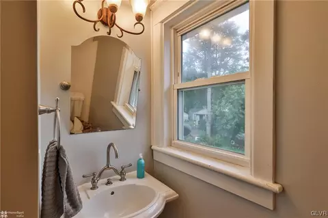 112 E High St, Hellertown, PA 18055 photo 26