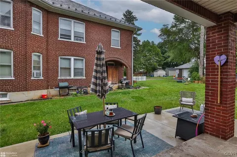 112 E High St, Hellertown, PA 18055 photo 33