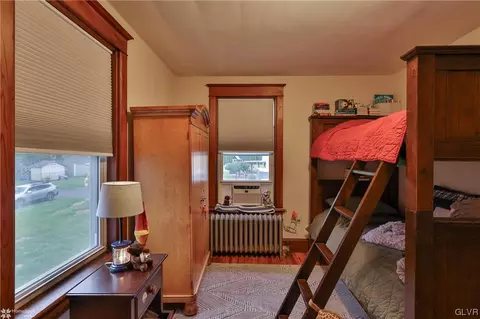 112 E High St, Hellertown, PA 18055 photo 28