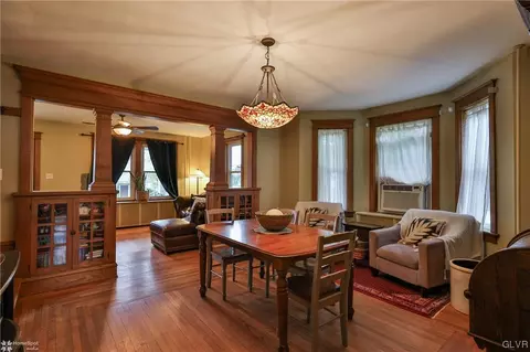 112 E High St, Hellertown, PA 18055 photo 11