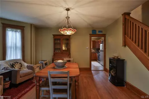 112 E High St, Hellertown, PA 18055 photo 8