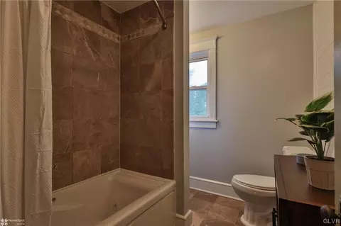 112 E High St, Hellertown, PA 18055 photo 25
