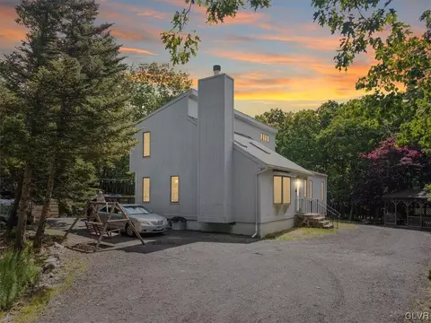 113 Long View Dr, Effort, PA 18330