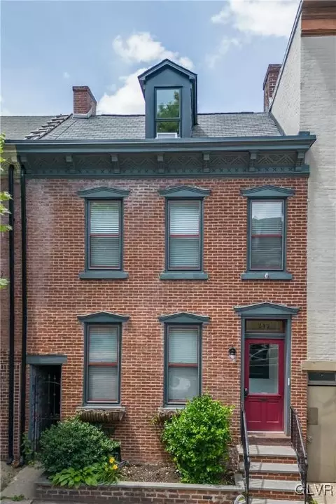 242 N 9th St, Allentown, PA 18102