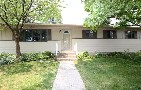3931 Birch Dr, Bethlehem, PA 18020