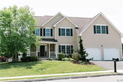 2615 English Ivy Rd, Nazareth, PA 18064