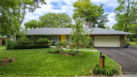 381 Crescent Dr, Palmer Township, PA 18045