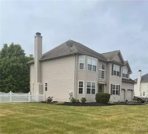 808 Blue Spruce Ln, Forks Twp, PA 18040