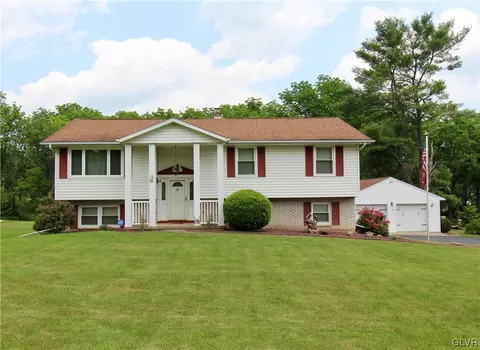 2523 Black River Rd, Bethlehem, PA 18015