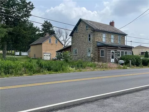 670 Blue Mountain Dr, Northampton, PA 18067