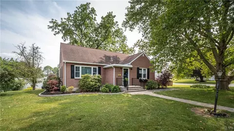 2728 Liberty St, Palmer Township, PA 18045