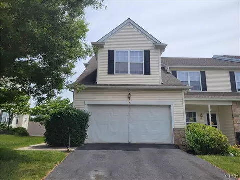 7 Cobblestone Dr, Palmer Township, PA 18045