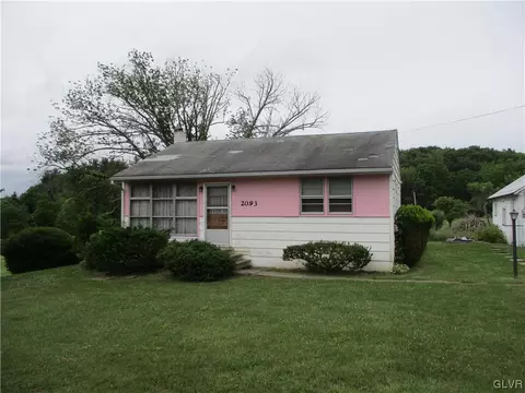 2093 E Scenic Dr, Bath, PA 18014
