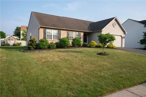 511 Calabria Dr, Blandon, PA 19510