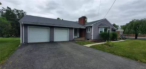 4095 Airport Rd, Allentown, PA 18109