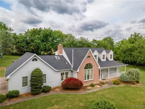 4293 Scheidys Rd, Egypt, PA 18052